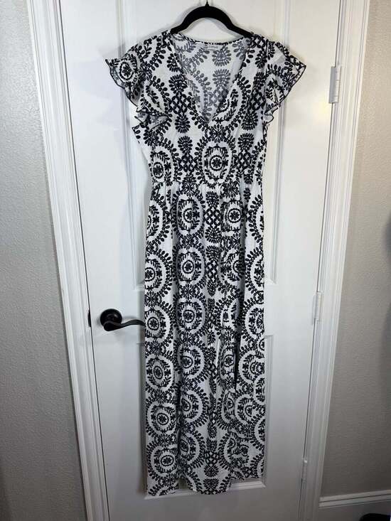 Cupshe Dresses & Skirts - Cupshe Black Ornate Flutter Sleeve Maxi Dress Size S